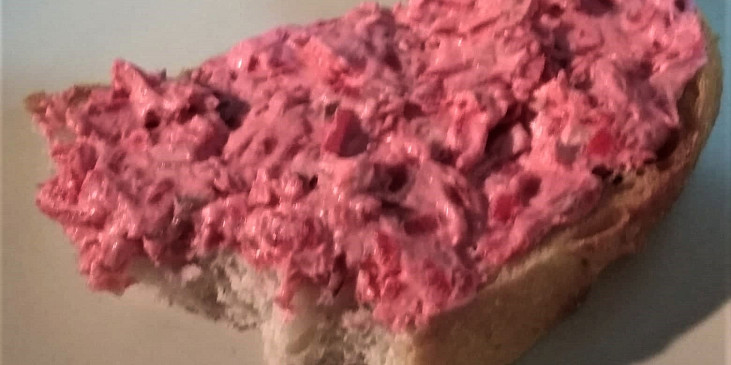 Pomazánka z lučiny a červené řepy