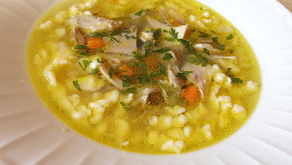 Slepičí polévka s noky