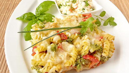 Těstoviny zapečené s brokolicí a květákem