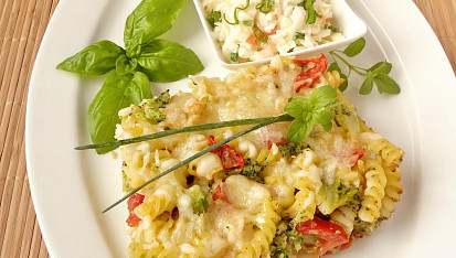 Těstoviny zapečené s brokolicí a květákem