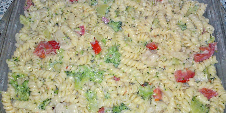 Těstoviny zapečené s brokolicí a květákem