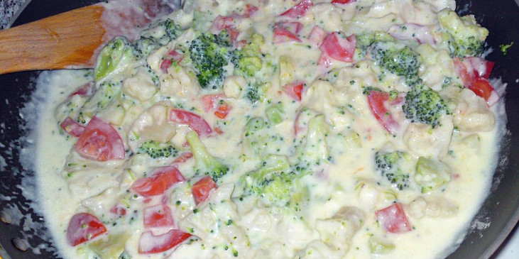 Těstoviny zapečené s brokolicí a květákem