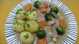 Vepřové kostky s růžičkovou kapustou