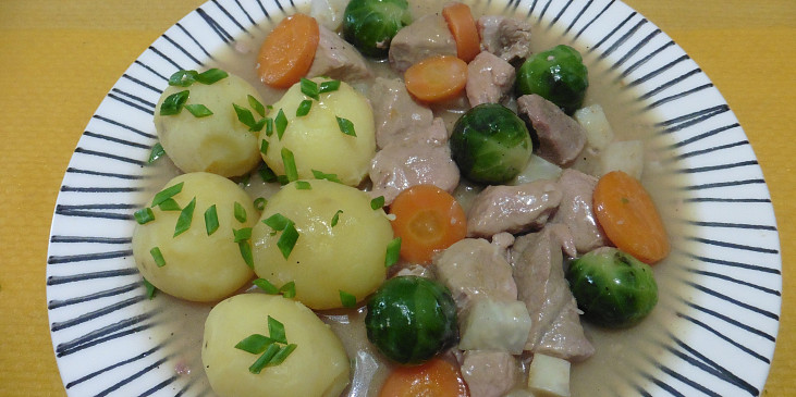 Vepřové kostky s růžičkovou kapustou