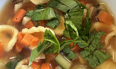 Zeleninová polévka s tortellini