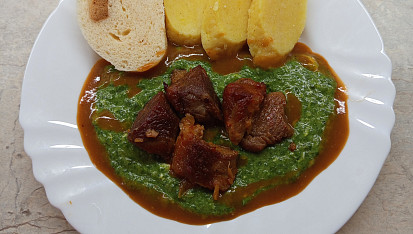 Hovězí krk pečený na česneku