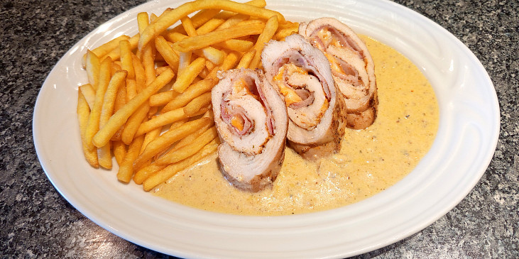 Kuřecí roládky se sýrovou omáčkou