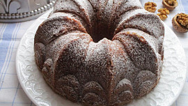 Ořechová hrníčková bábovka