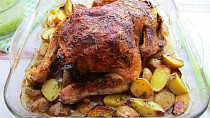 Rozmarýnové kuře na bramborách