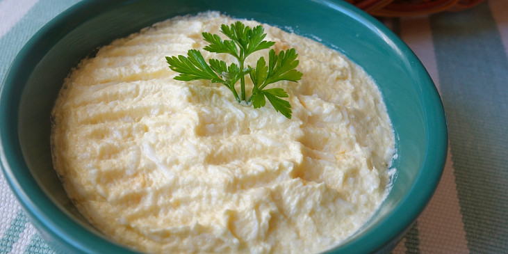 Vajíčková pomazánka na chlebíčky