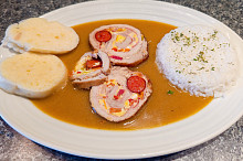 Vepřová roláda s mrkvovo-cibulovou omáčkou