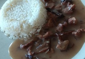 Vepřové kostky na houbách