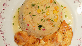 Zeleninový kuskus s kuřecími medailonky