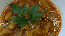 Dršťky na paprice - maďarský pacalpörkölt