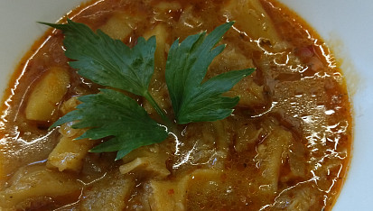 Dršťky na paprice - maďarský pacalpörkölt