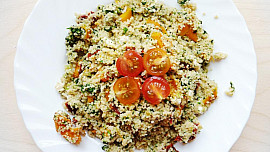 Kuskus s dýní a rajčaty