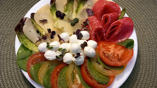 Rychlé pohoštění co dům dal