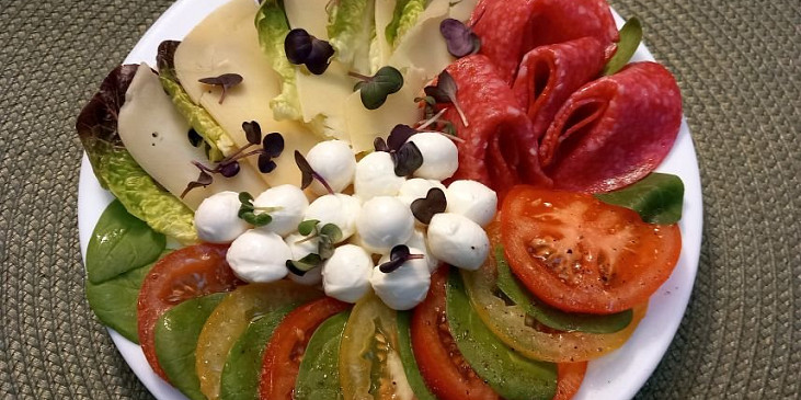 Rychlé pohoštění co dům dal