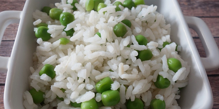 Rýže s hráškem (Přílohová rýže s hráškem bez cibule)