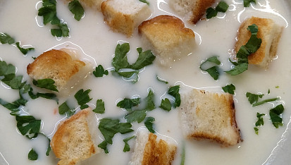 Smetanovosýrová česnečka