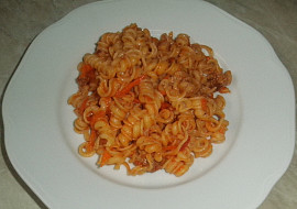 Těstoviny s mletým vepřovým masem