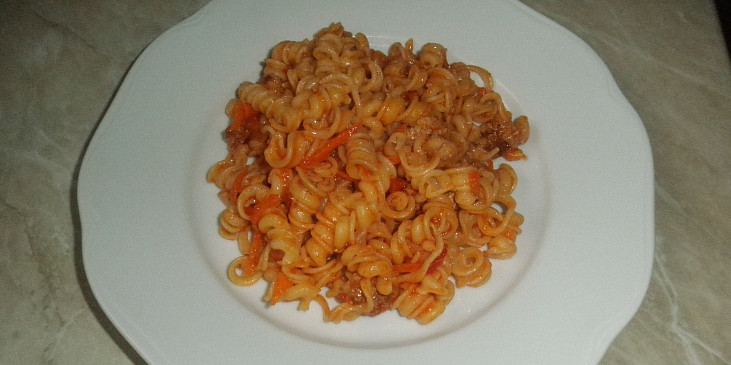 Těstoviny s mletým vepřovým masem (Těstoviny s mletým vepřovým masem)