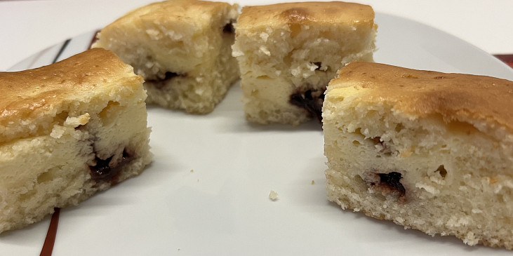 Úžasně rychlá tvarohová buchta s povidlím, chuť jako koláče, hned hotová