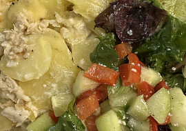 Zapečené brambory se smetanou a kuřecím masem