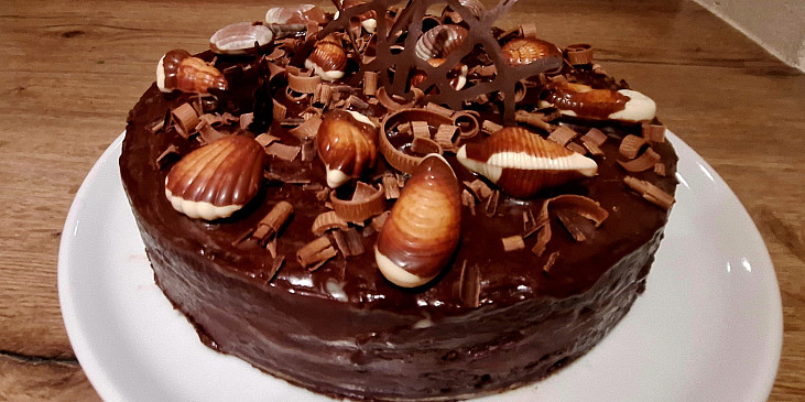 Čokoládový dort z čokolády (Upečeno, děkuji :-))