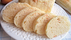 Kynutý houskový knedlík