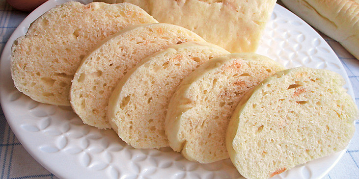 Kynutý houskový knedlík