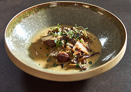 Pečené telecí hrudí s hříbkovou omáčkou podle Honzy Punčocháře