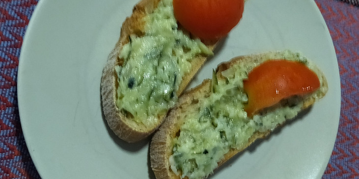 Pomazánka z cukety a parmazánu