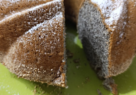 Sváteční maková bábovka