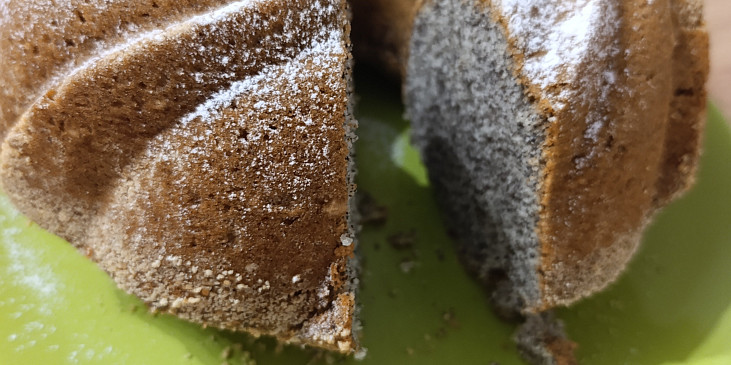 Sváteční maková bábovka