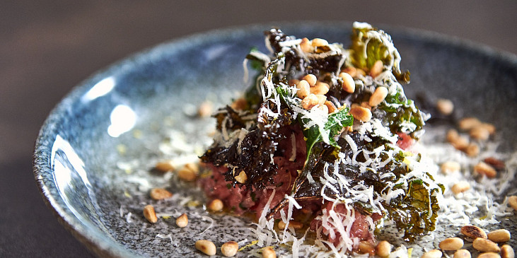 Tatarský biftek s lojovými škvarky podle Honzy Punčocháře