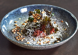 Tatarský biftek s lojovými škvarky podle Honzy Punčocháře