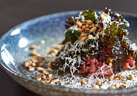 Tatarský biftek s lojovými škvarky podle Honzy Punčocháře