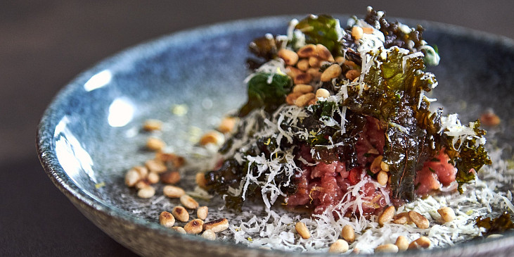 Tatarský biftek s lojovými škvarky podle Honzy Punčocháře