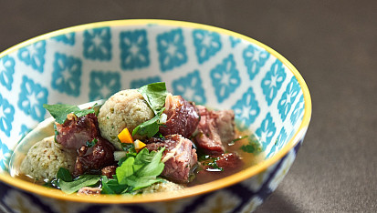 Uzená polévka s drožďovými knedlíčky podle Honzy Punčocháře