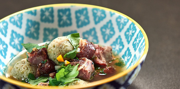 Uzená polévka s drožďovými knedlíčky podle Honzy Punčocháře