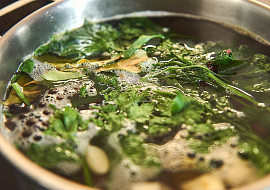 Uzená polévka s drožďovými knedlíčky podle Honzy Punčocháře