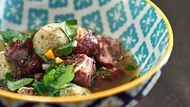 Uzená polévka s drožďovými knedlíčky podle Honzy Punčocháře