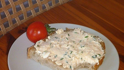 Brynzová pomazánka s česnekem