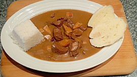 Hovězí krk na houbách