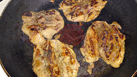 Husí játra s jablky