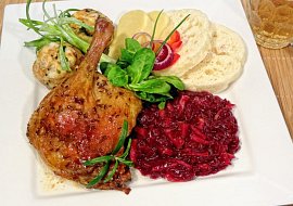 Kachní stehna na česneku