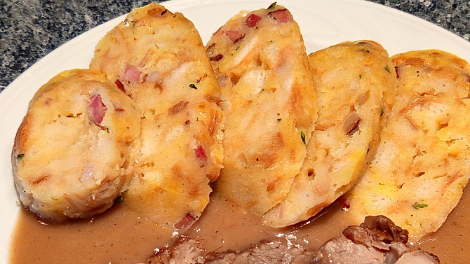 Knedlíky se slaninou