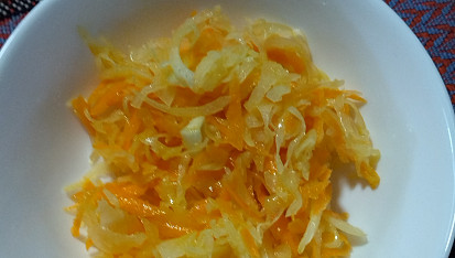 Mrkvový salát s kysaným zelím