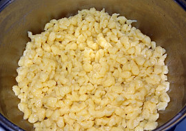 Pečené uzené se zelím a haluškami